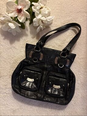 b. makowsky GENUINE LEATHER large shoulder bag with pockets galore!